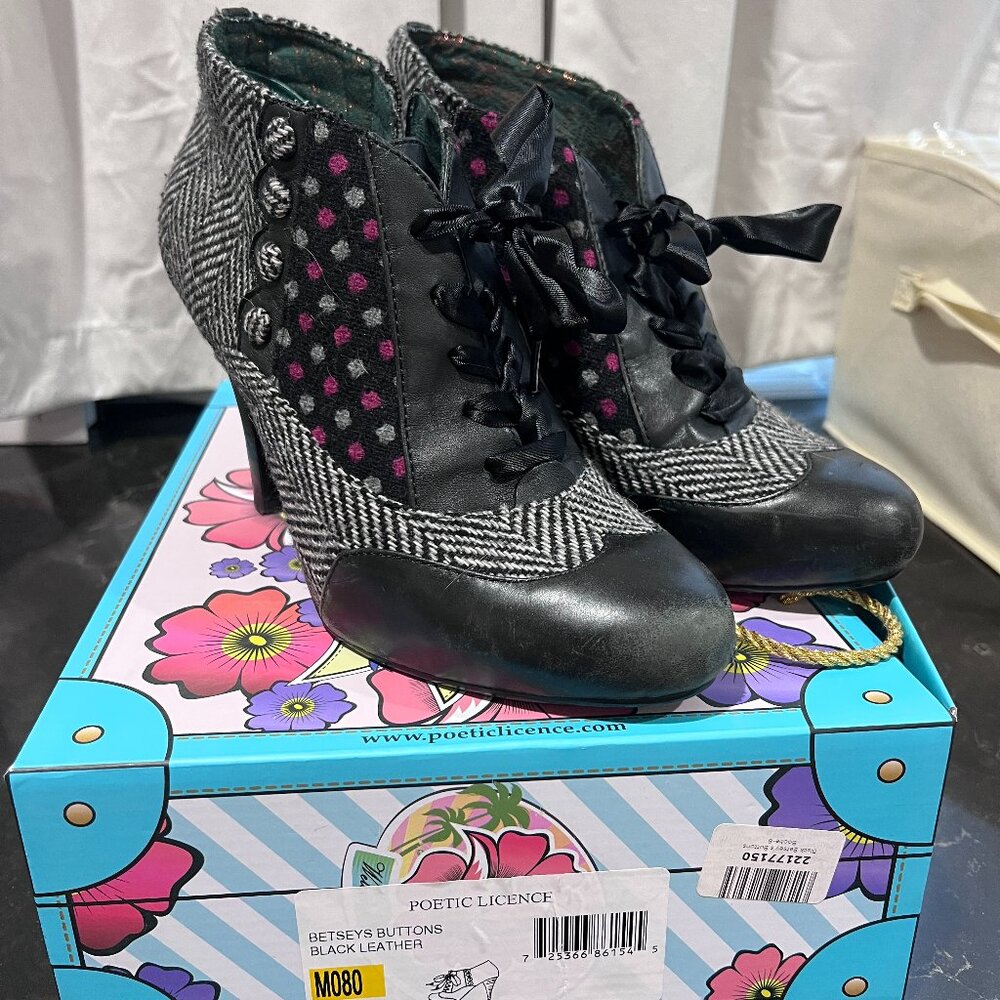 Poetic Licence Black Polka Dot Victorian Ankle Booties – Size US 8